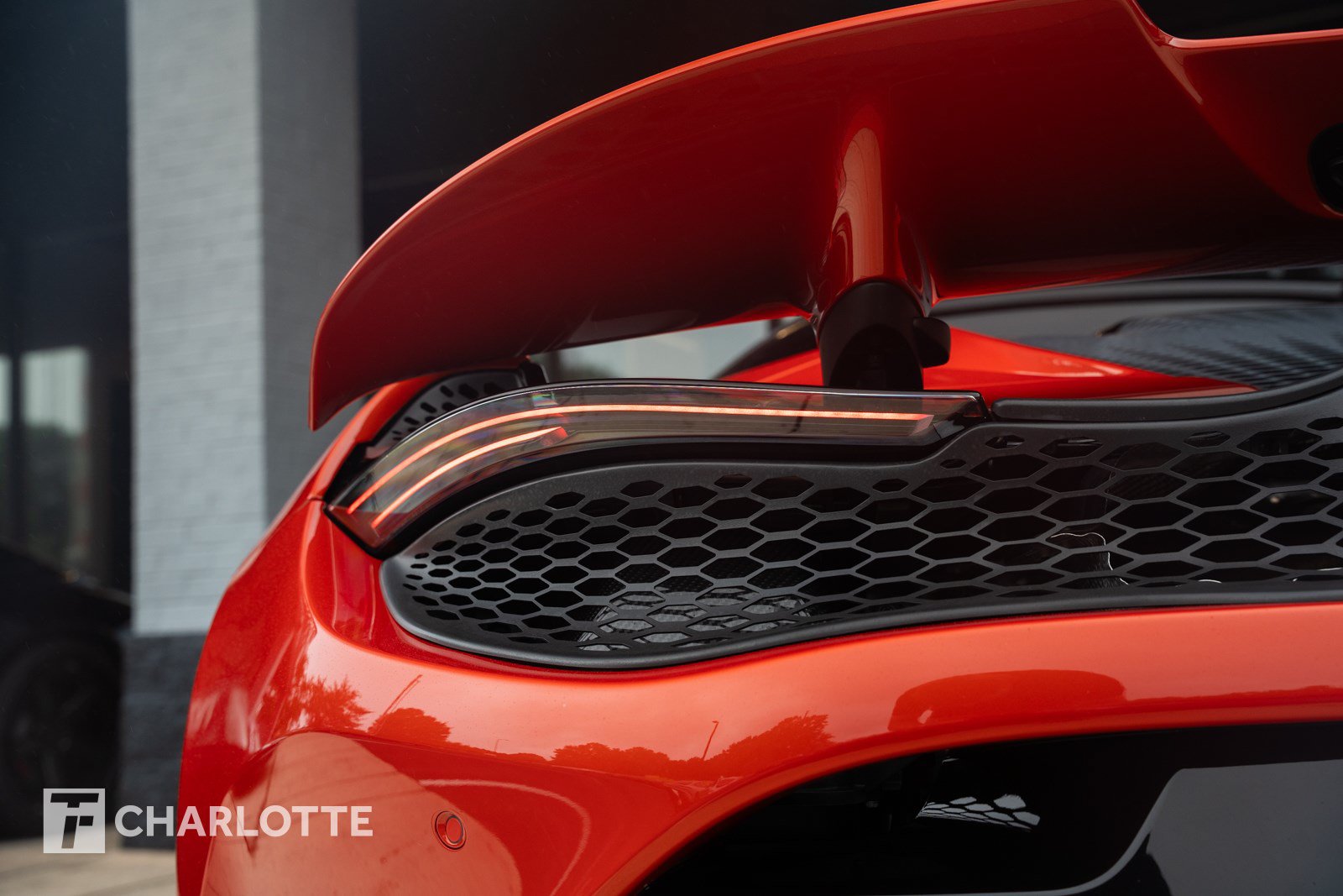 Used 2025 McLaren 750S Spider RWD image 14