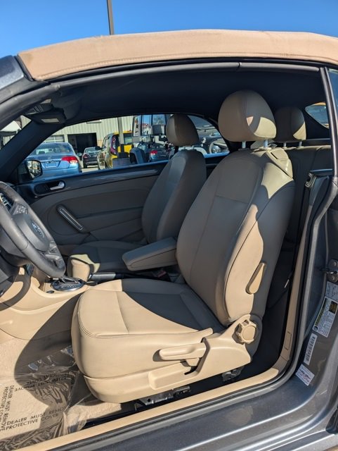 Used 2013 Volkswagen Beetle 2.5 image 7