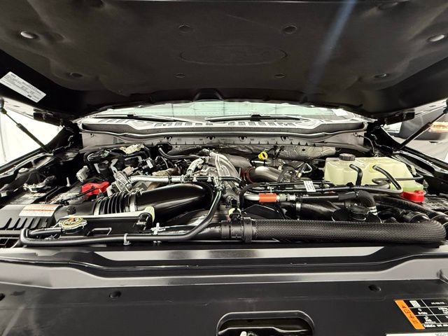 Used 2026 Ford F450 Platinum w/ FX4 Off-Road Package AWD/4WD image 9