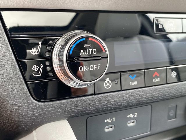 New 2025 Mitsubishi Outlander AWD image 15