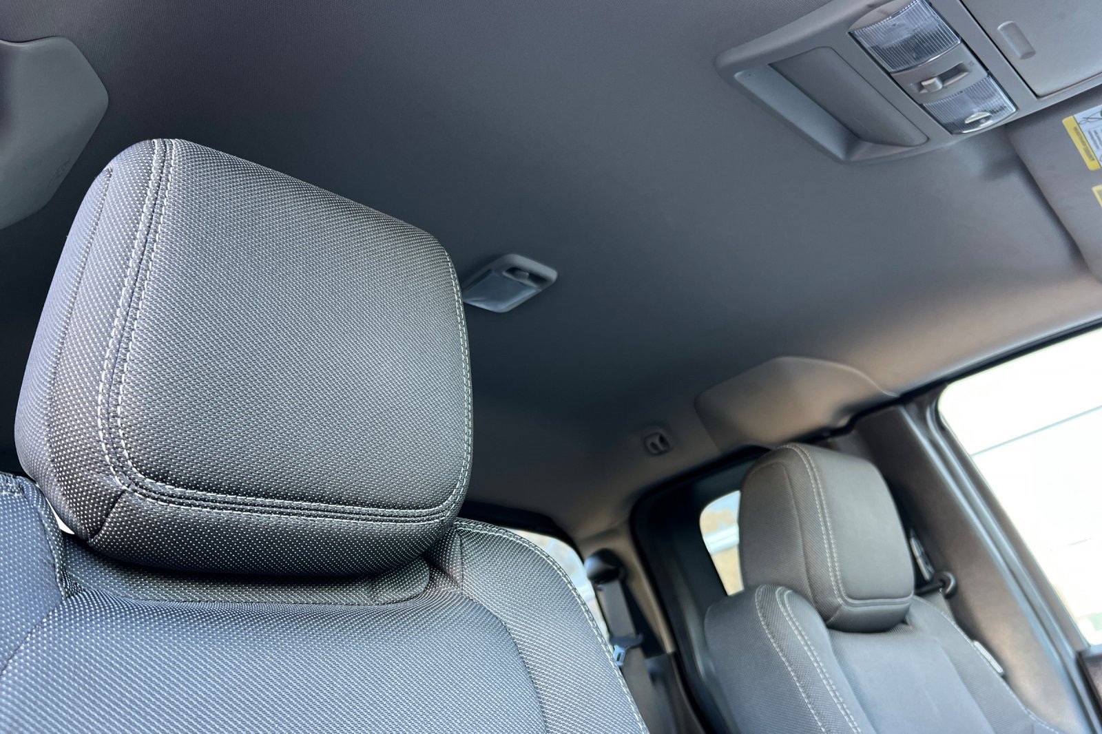 Used 2022 Nissan Frontier SV image 16