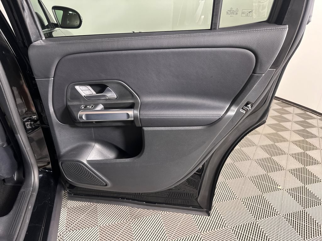 Used 2023 Mercedes-Benz GLB 250 image 18