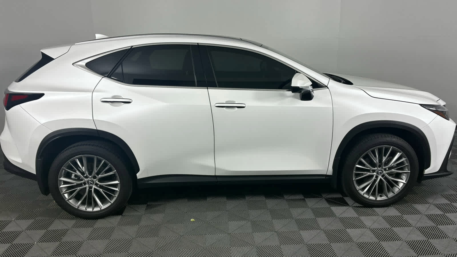 Used 2024 Lexus NX 350 AWD w/ Vision Package image 4