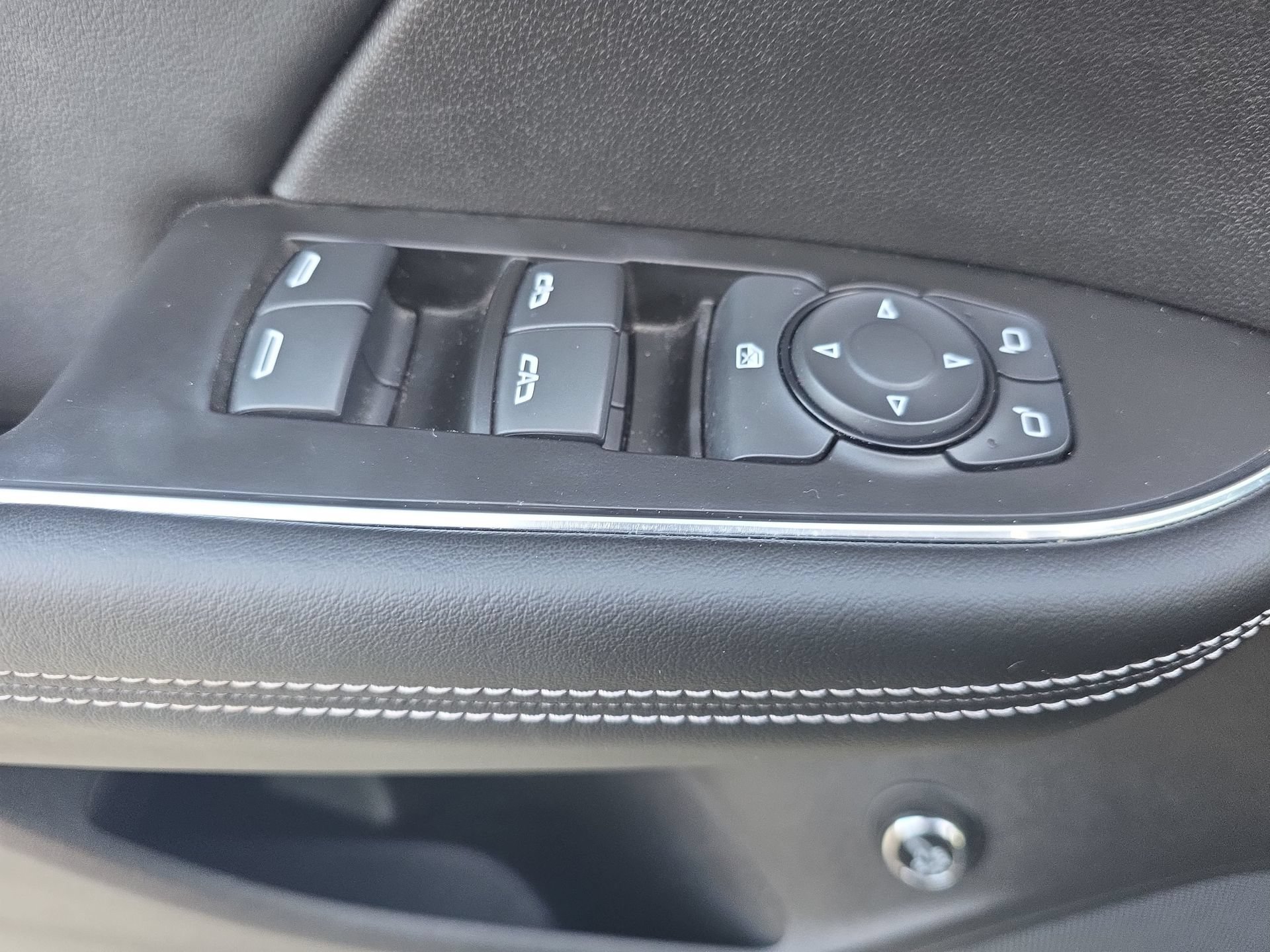 Used 2023 Buick Envision Essence FWD image 27