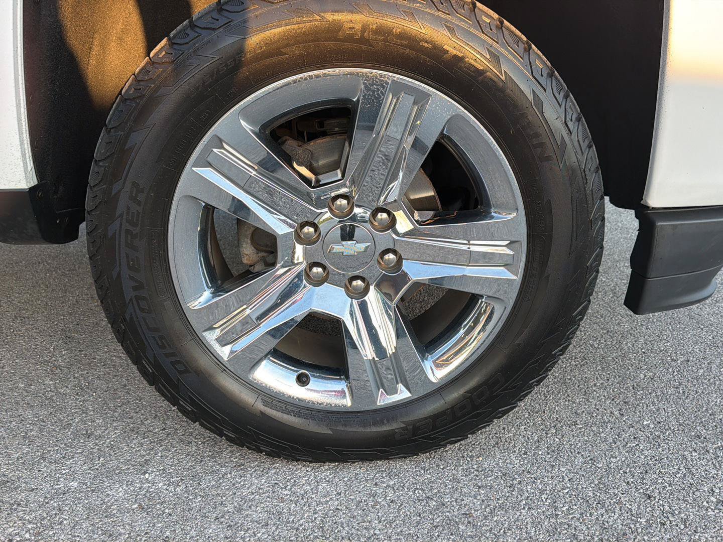 Used 2019 Chevrolet Silverado 1500 Custom w/ Custom Convenience Package AWD/4WD image 9
