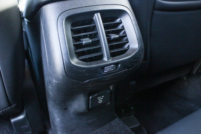 Used 2018 Jeep Cherokee Overland image 24