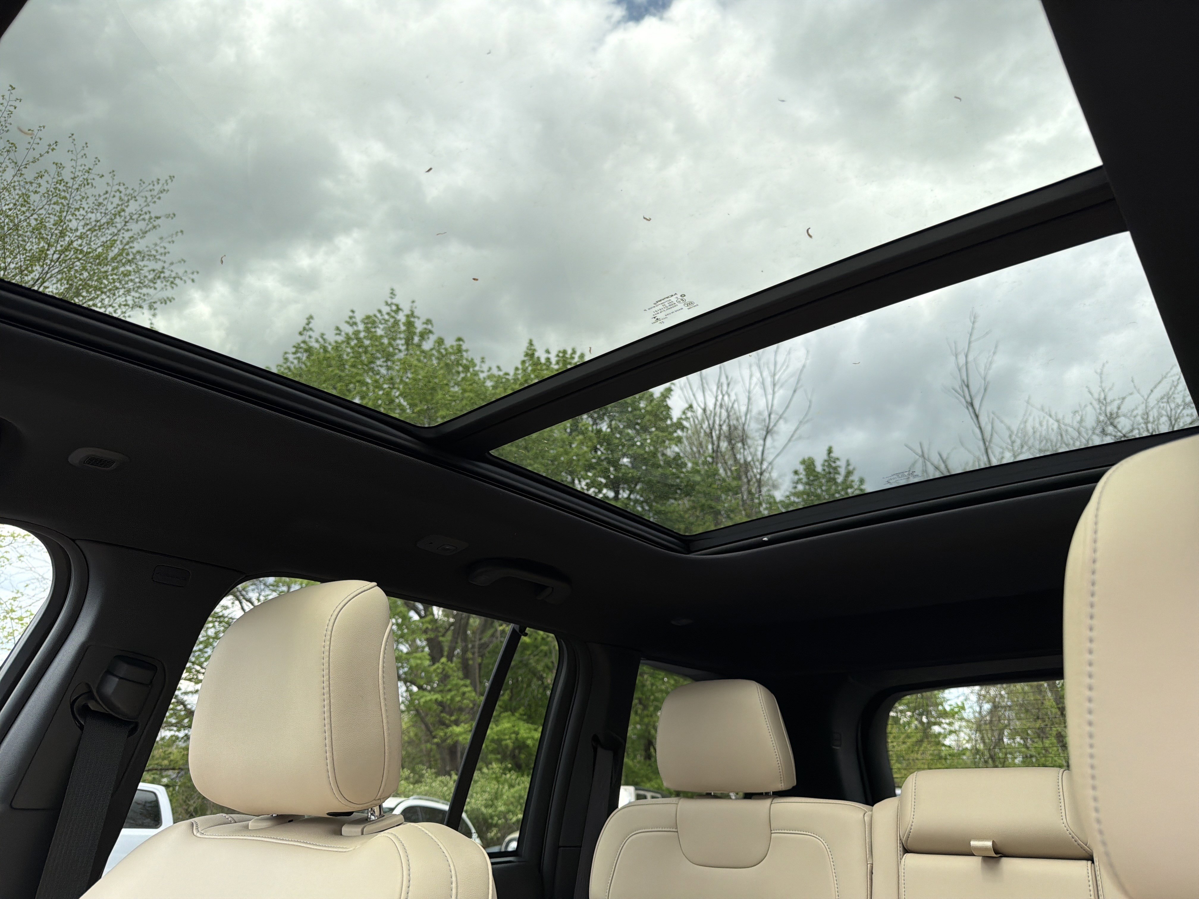 Certified 2023 Jeep Grand Cherokee Limited w/ Luxury Tech Group II image 21