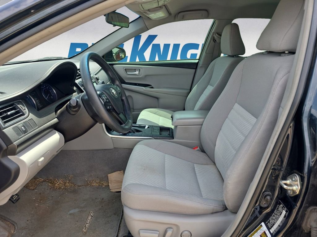 Used 2017 Toyota Camry LE FWD image 9