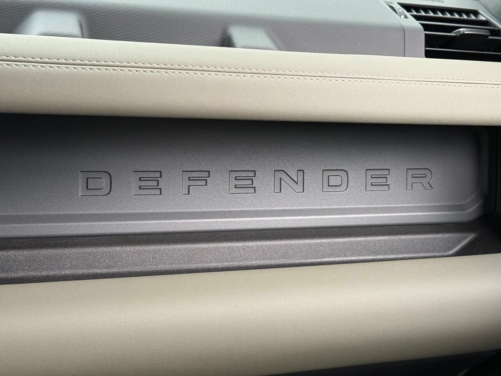 Certified 2026 Land Rover Defender 110 X-Dynamic SE AWD/4WD image 26