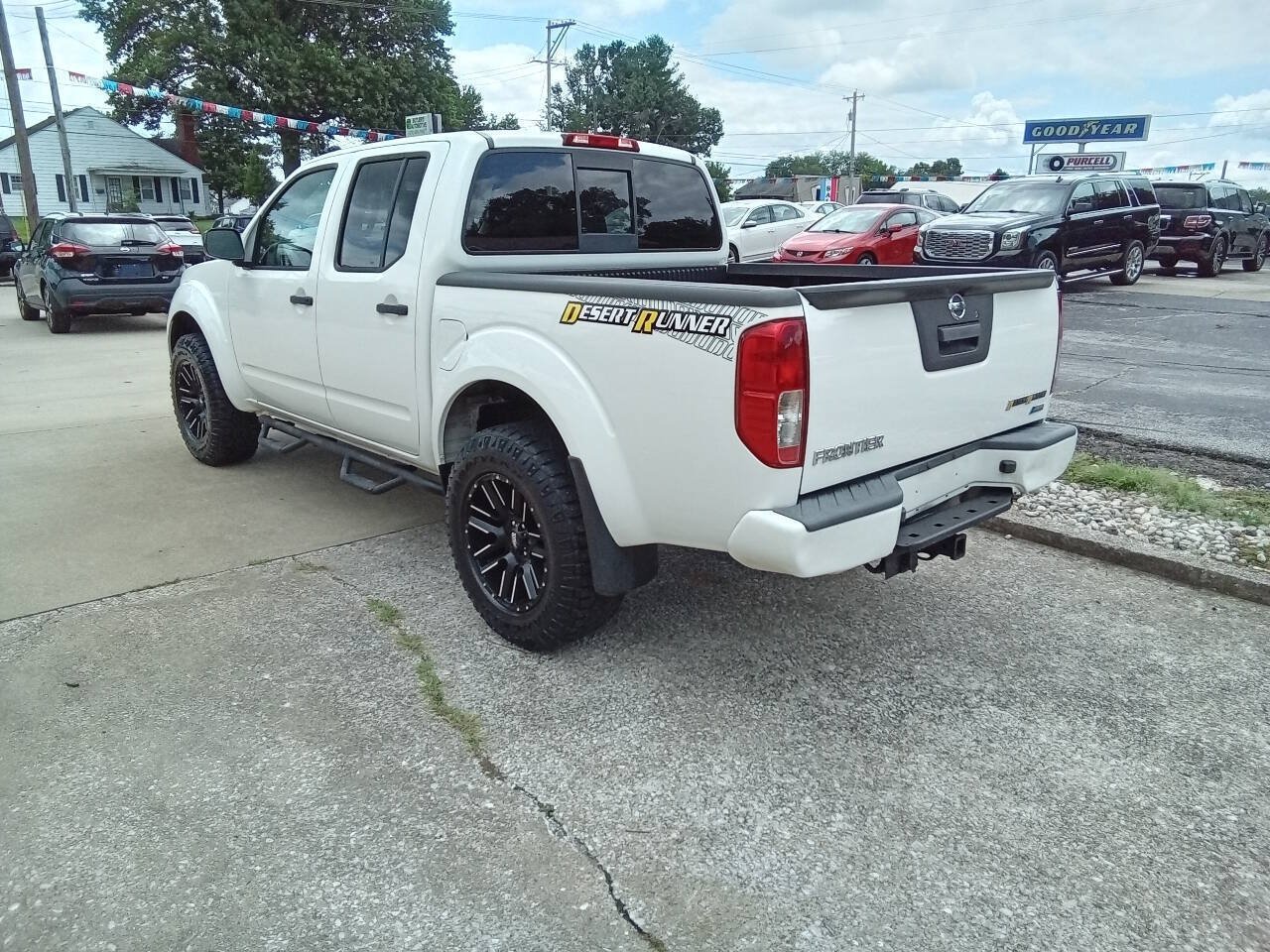 Used 2019 Nissan Frontier Desert Runner RWD image 12