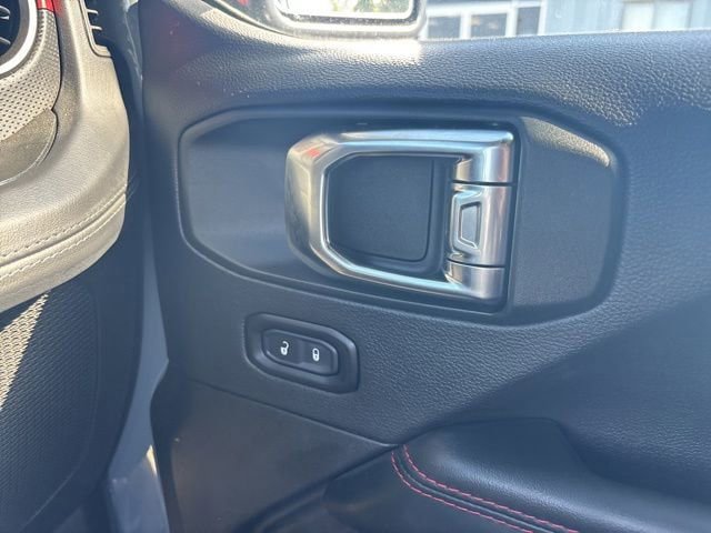 Used 2025 Jeep Wrangler Unlimited Rubicon image 23