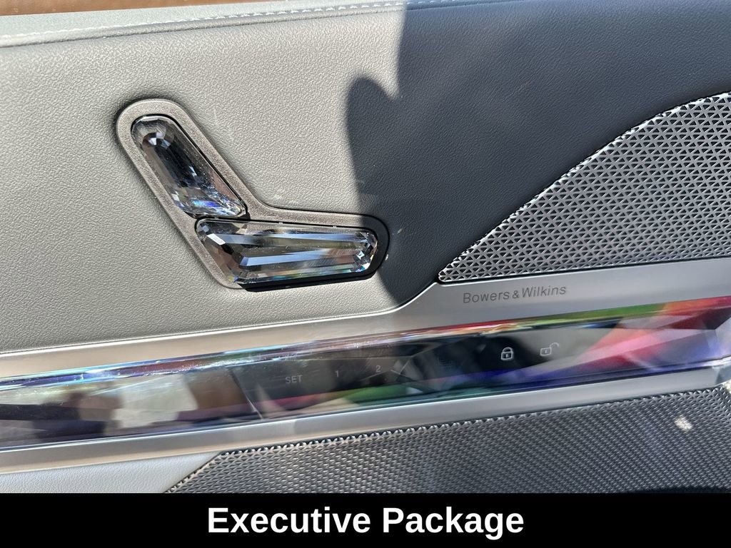 Used 2024 BMW 760i xDrive w/ Executive Package image 17