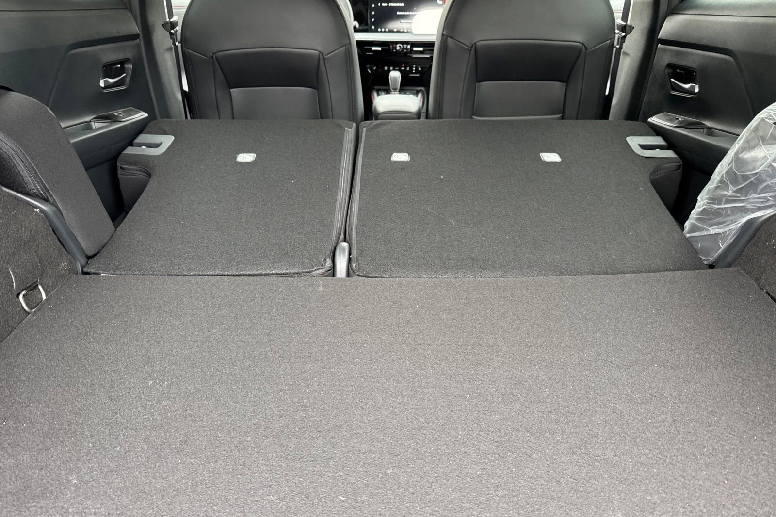 New 2026 Nissan Kicks SR w/ Cold Weather Package image 12