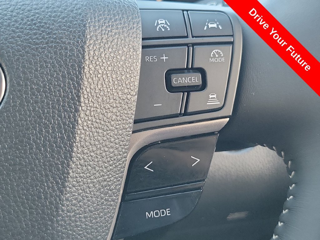 Used 2025 Toyota Camry SE w/ Convenience Package FWD image 6