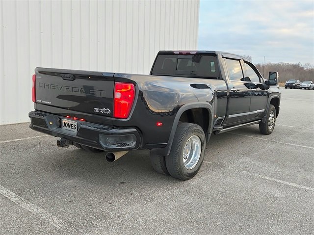 Used 2024 Chevrolet Silverado 3500 High Country w/ Technology Package image 5