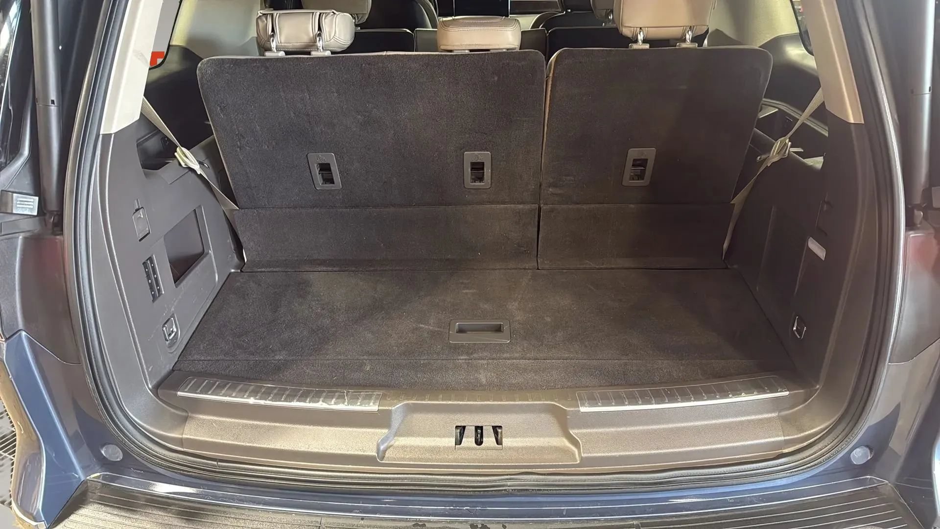 Used 2022 Lincoln Navigator 4WD image 11