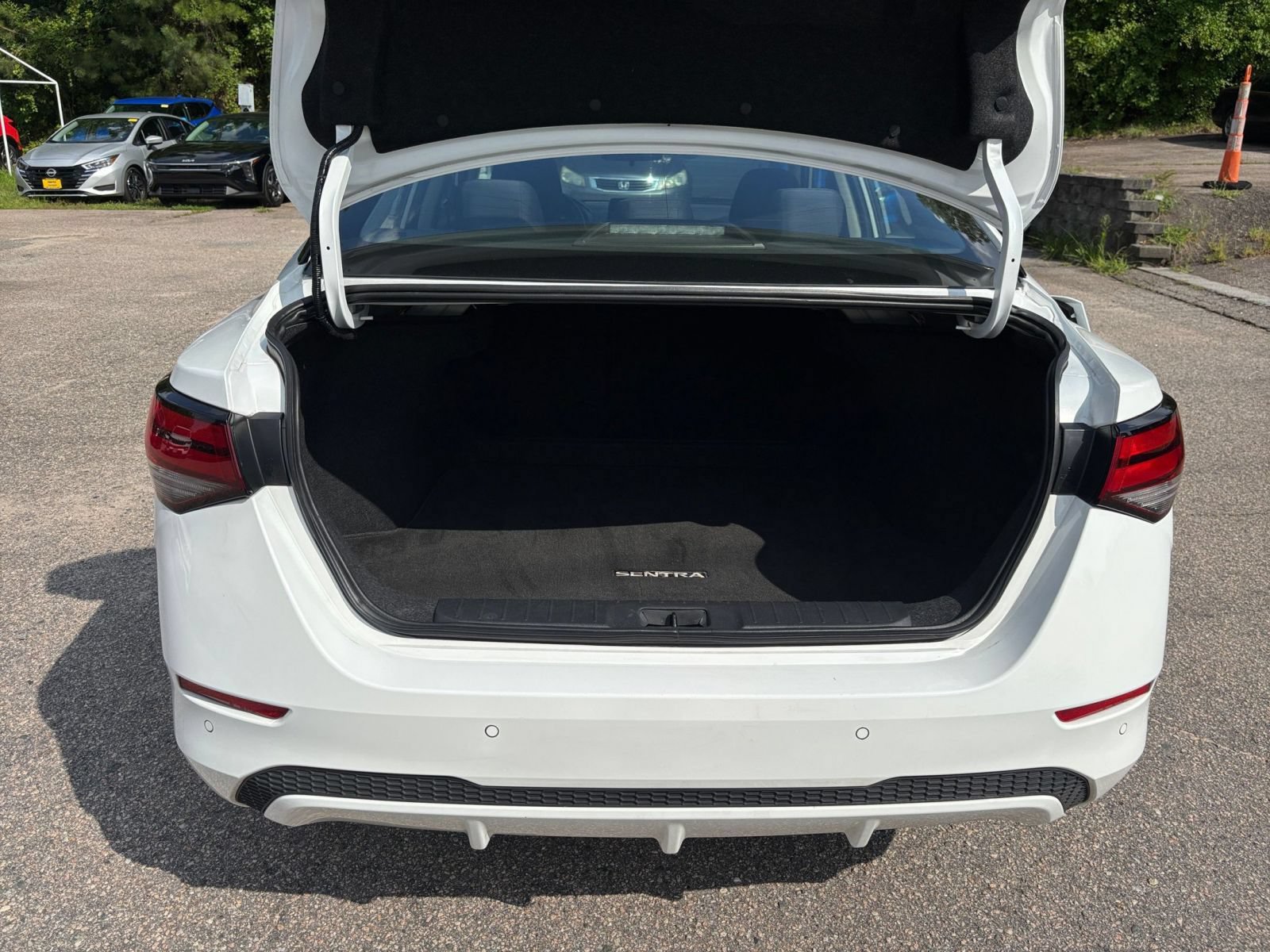 Used 2025 Nissan Sentra SV FWD image 28