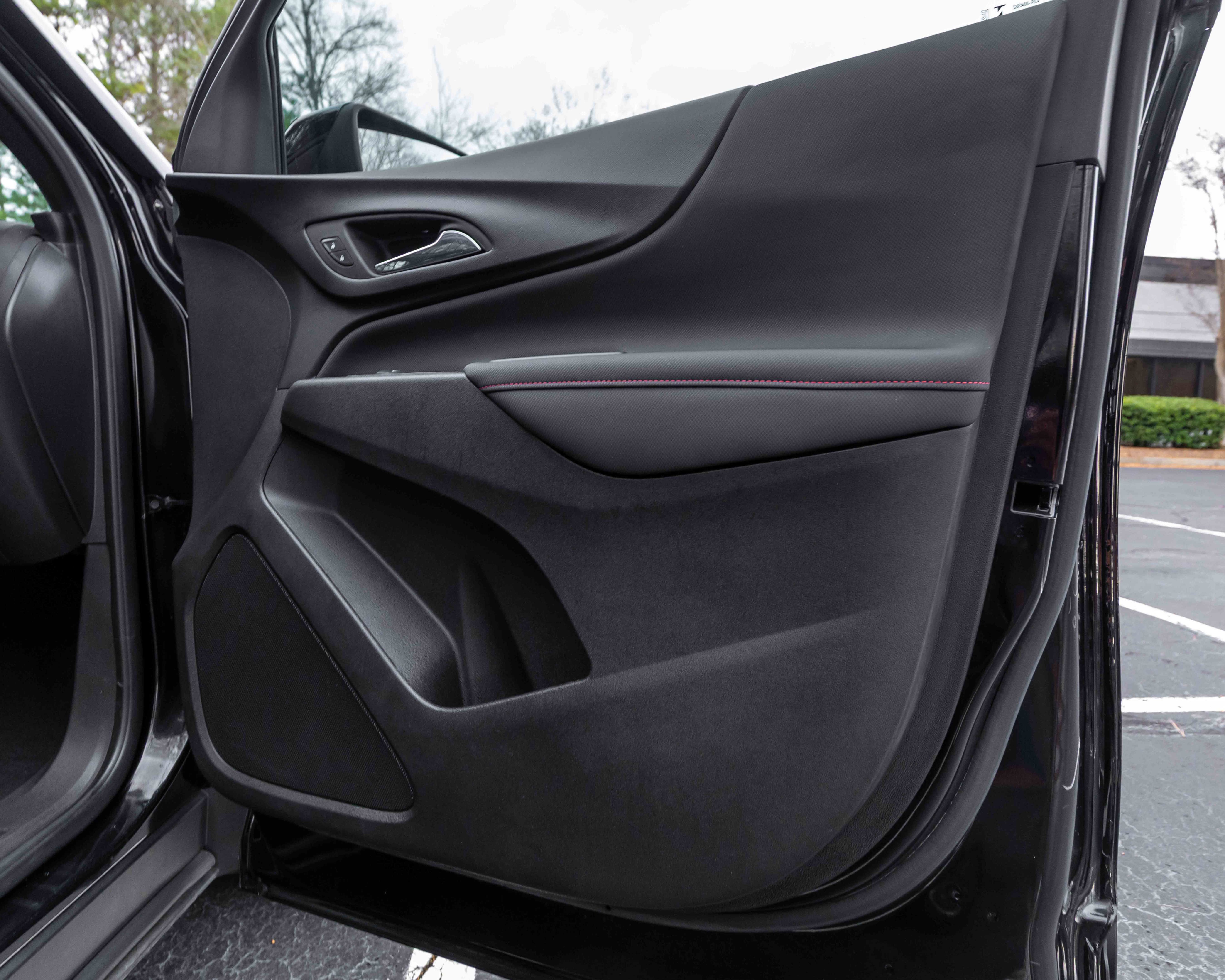 Used 2023 Chevrolet Equinox RS image 32