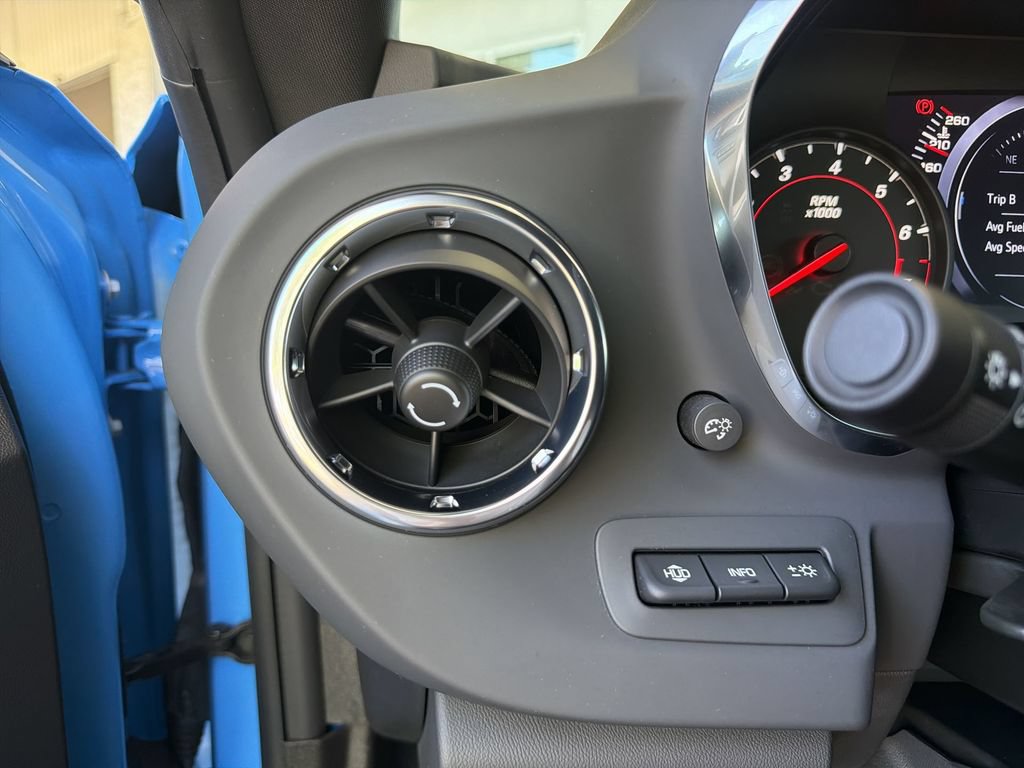 Certified 2022 Chevrolet Camaro SS RWD image 18