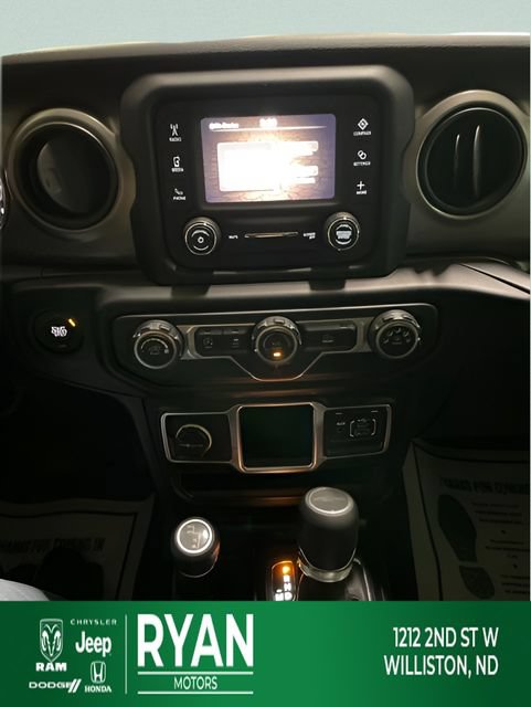 Used 2021 Jeep Gladiator Sport w/ Trailer Tow Package AWD/4WD image 24