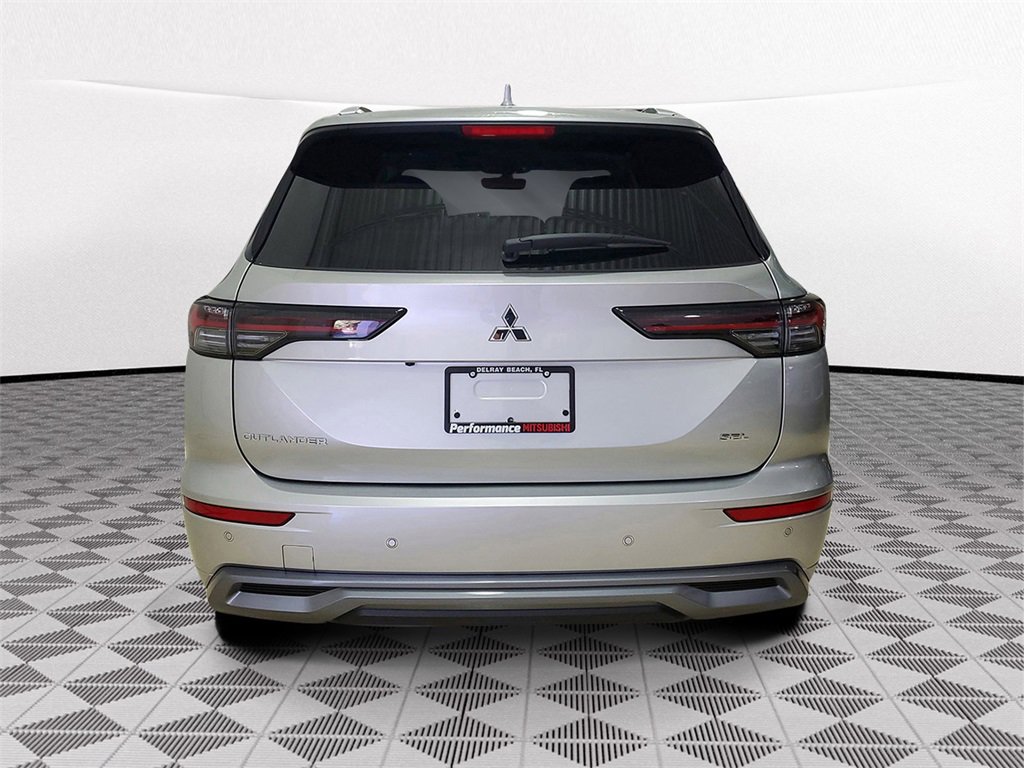 New 2025 Mitsubishi Outlander SEL image 5
