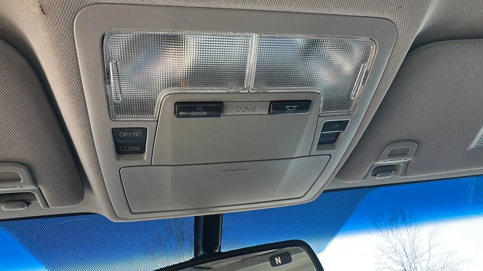 Used 2013 Toyota Avalon XLE Premium FWD image 36