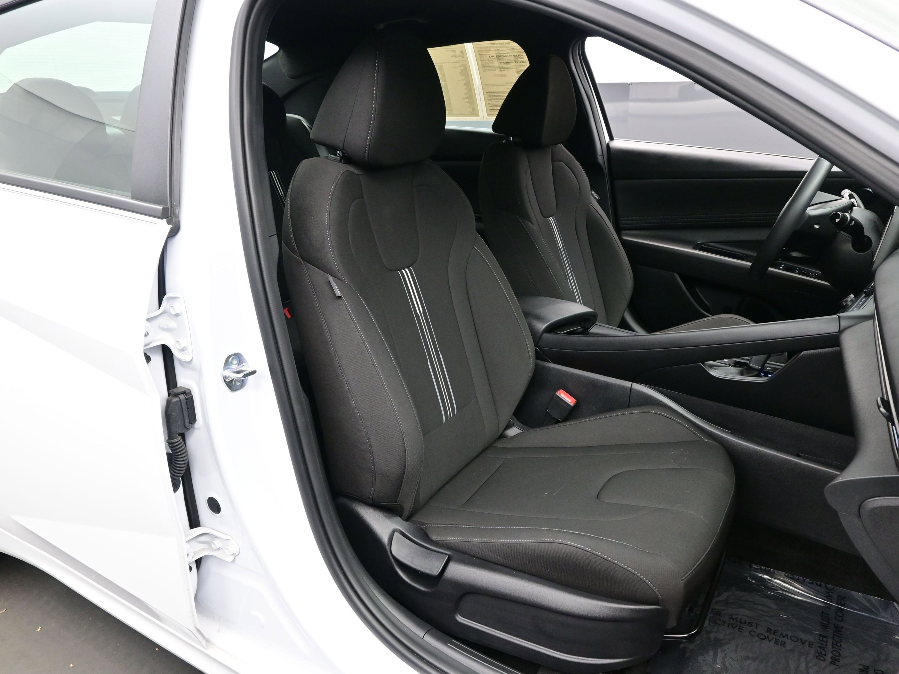 Certified 2025 Hyundai Elantra SEL image 14