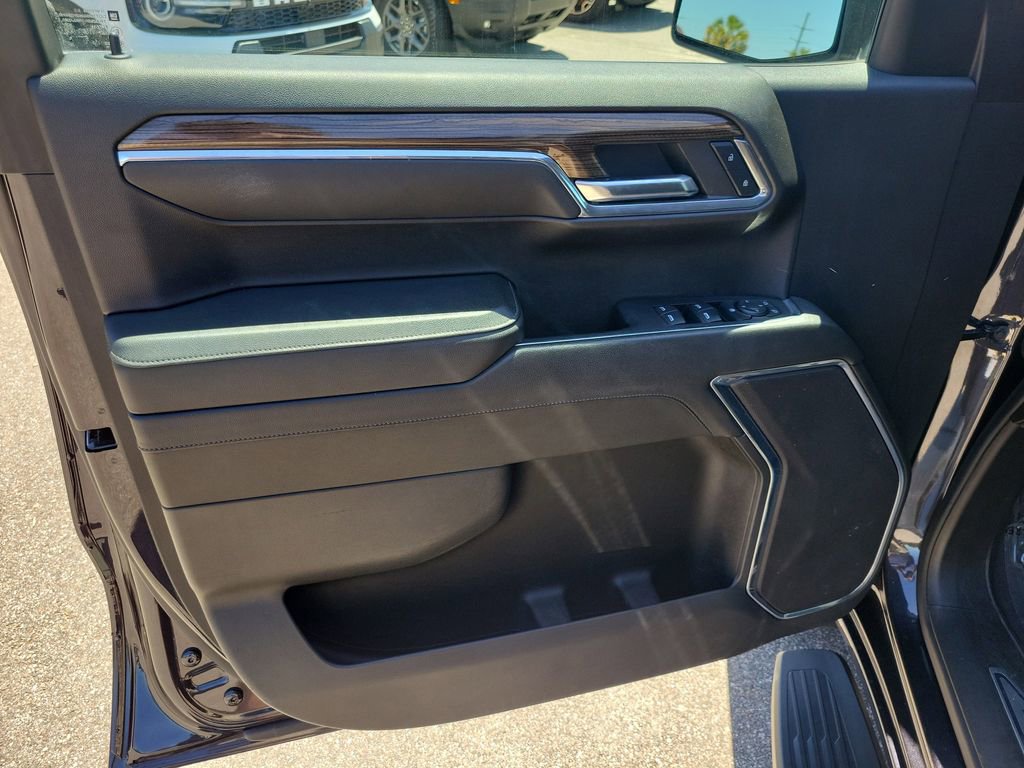 Used 2023 Chevrolet Silverado 1500 RST AWD/4WD image 15