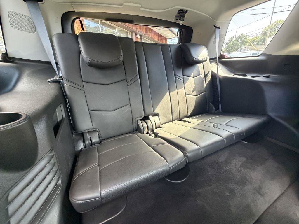 Used 2017 Cadillac Escalade Luxury AWD/4WD image 20