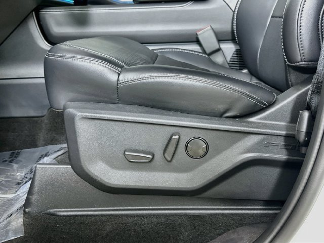 New 2026 Ford Expedition Platinum w/ Stealth Appearance Package AWD/4WD image 20