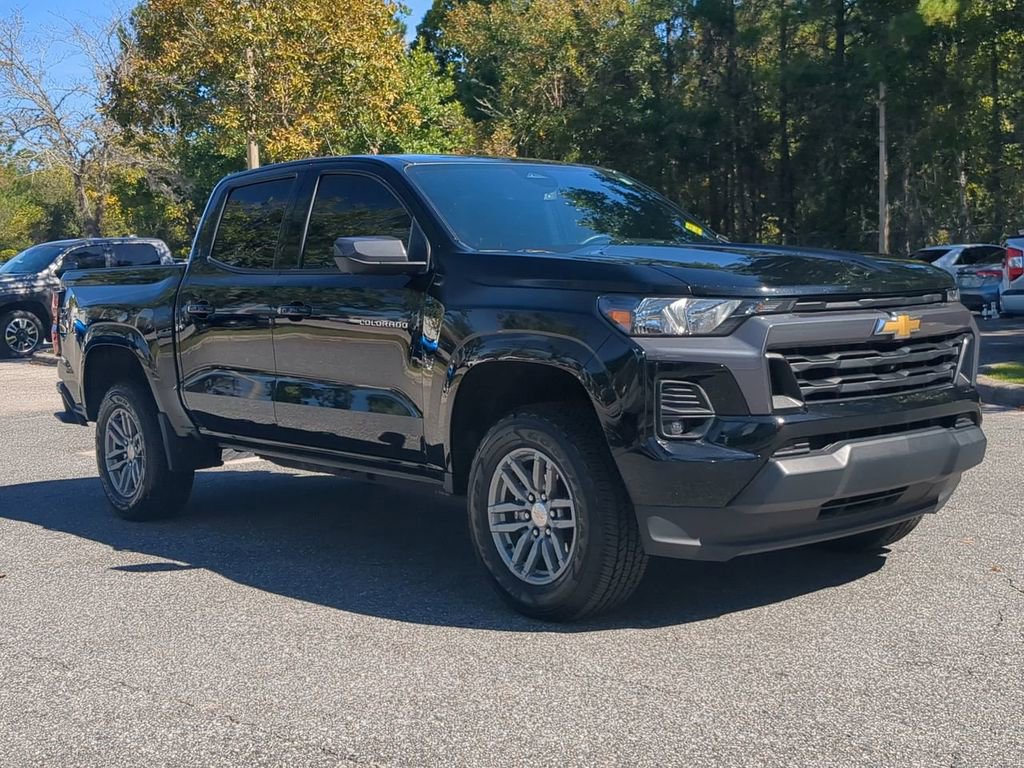 Used 2023 Chevrolet Colorado LT w/ LT Convenience Package II image 3