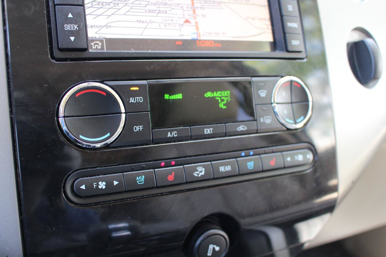 Used 2014 Ford Expedition Limited w/ Equipment Group 301A AWD/4WD image 27