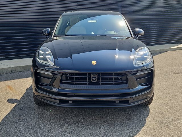 Used 2026 Porsche Macan AWD/4WD image 2