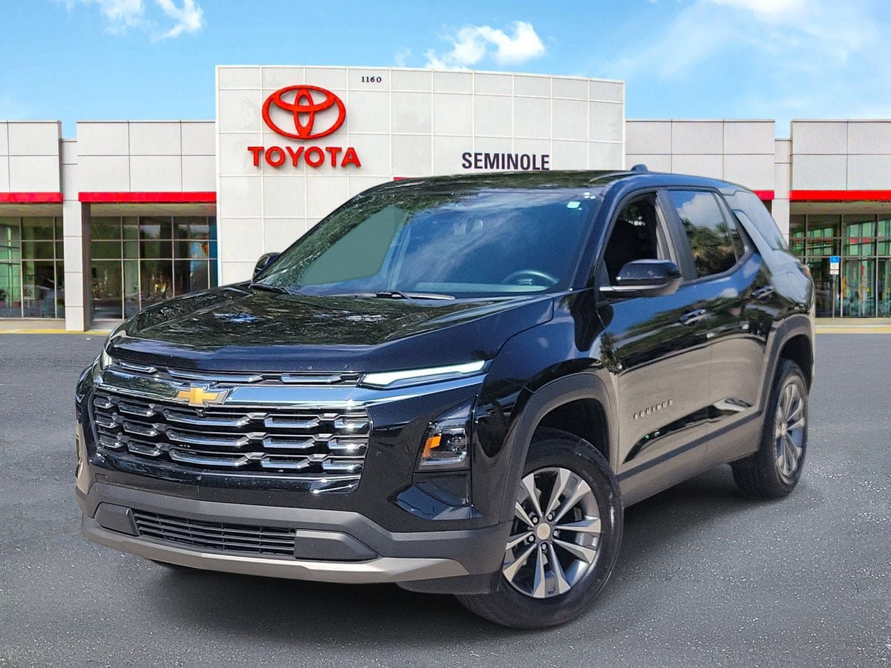 Used 2026 Chevrolet Equinox LT FWD image 1