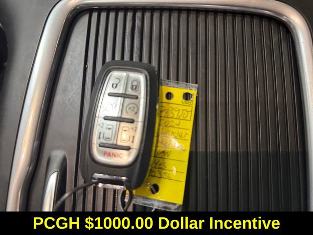 Used 2024 Chrysler Pacifica Touring-L image 26