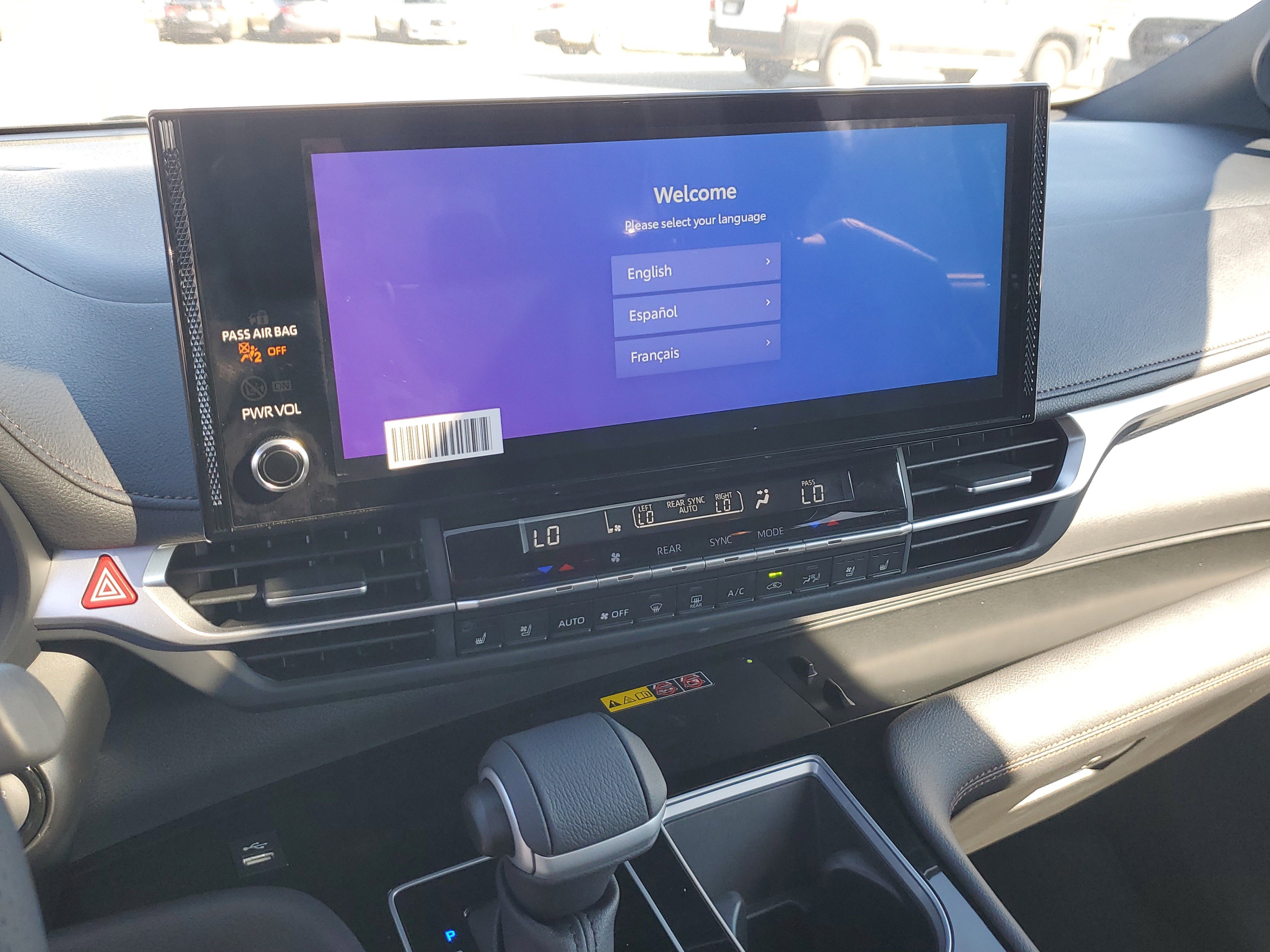 Used 2025 Toyota Sienna Limited image 26