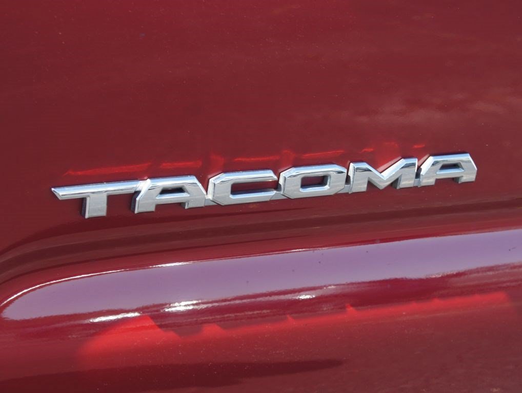 Used 2020 Toyota Tacoma TRD Sport w/ Technology Package RWD image 16