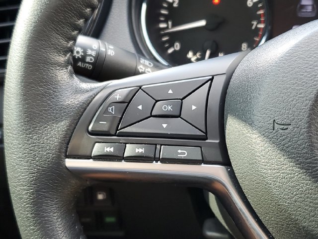 Used 2019 Nissan Rogue SL FWD image 25