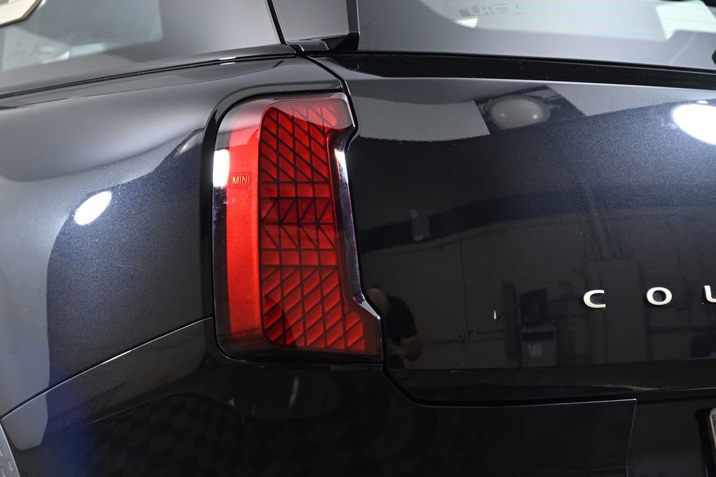 Certified 2025 MINI Cooper Countryman SE AWD/4WD image 14