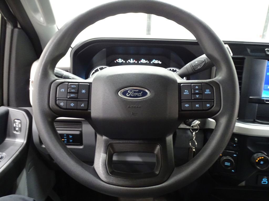 Used 2023 Ford F550 4x4 Regular Cab Super Duty image 20