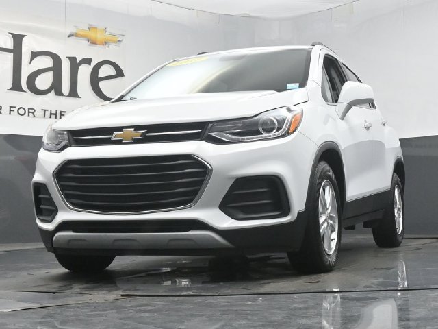 Used 2017 Chevrolet Trax LT w/ LT Convenience Package FWD image 4