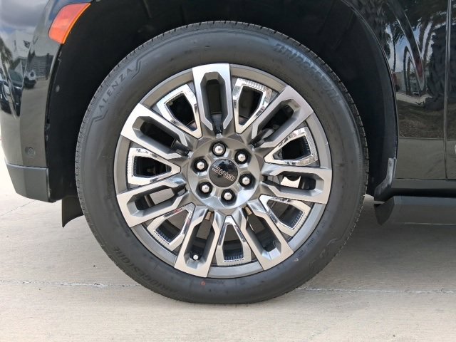 Used 2023 GMC Yukon XL Denali Ultimate image 28