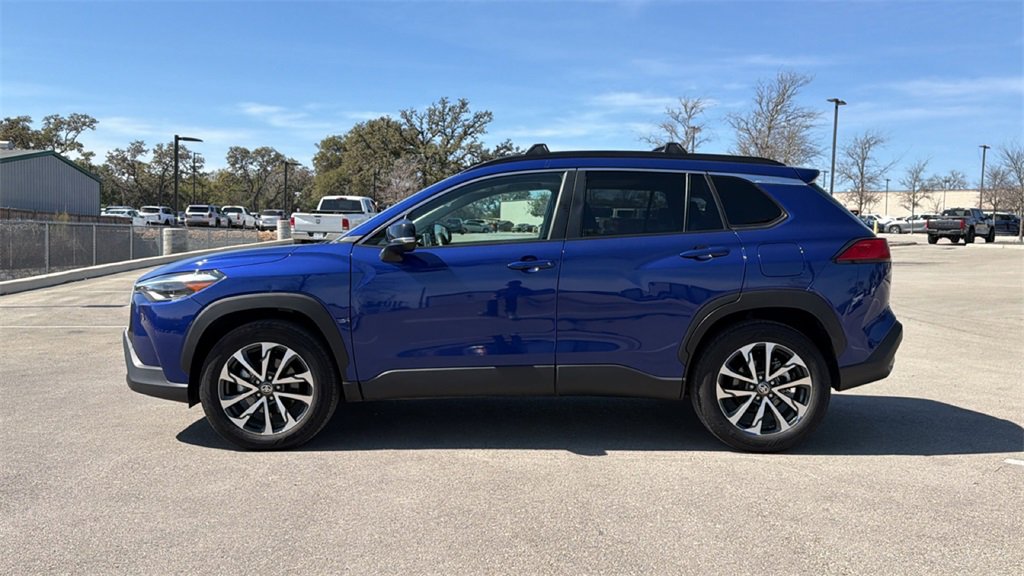 Certified 2025 Toyota Corolla Cross XLE w/ Convenience Package image 9