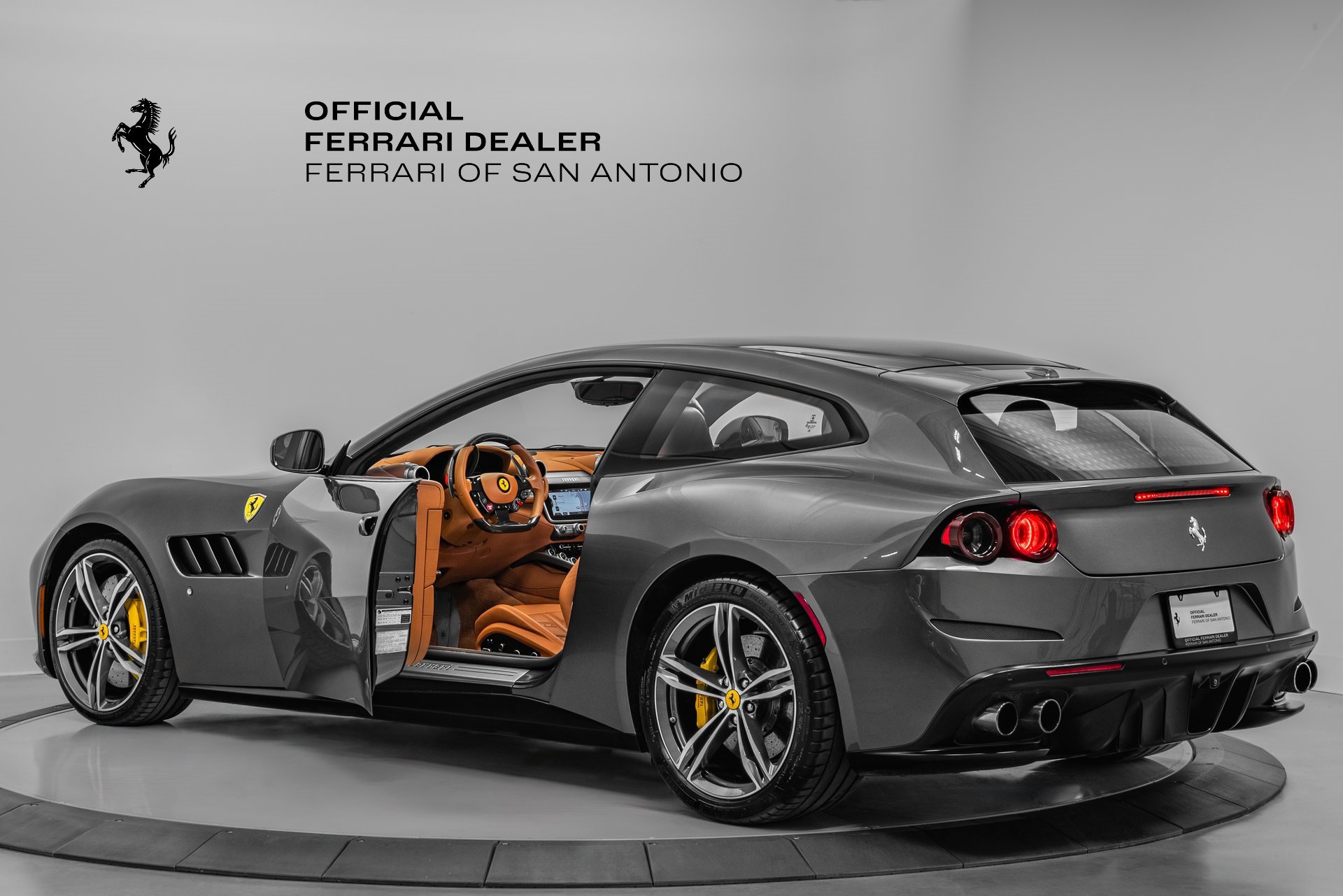 Certified 2019 Ferrari GTC4Lusso V12 image 2