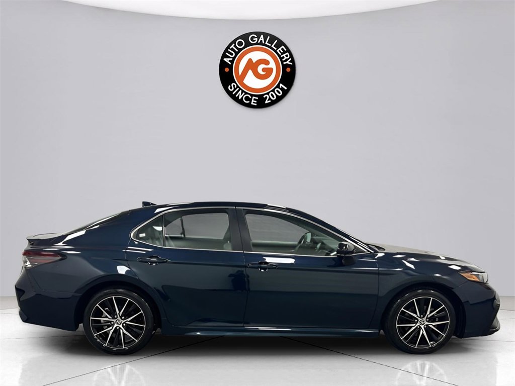 Used 2021 Toyota Camry SE image 8