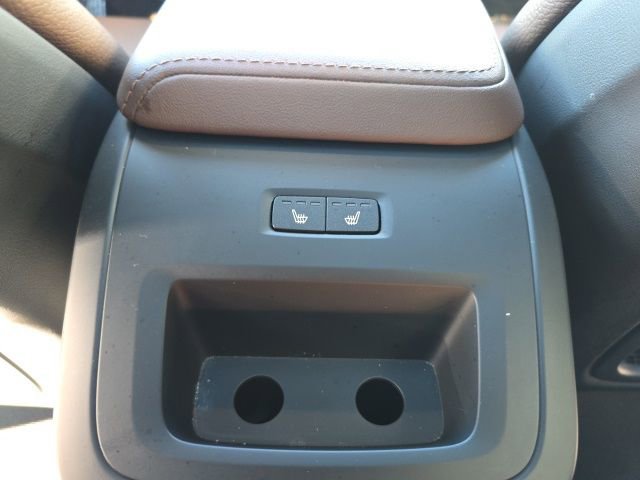 Certified 2025 Volvo V60 B5 Cross Country Plus image 23