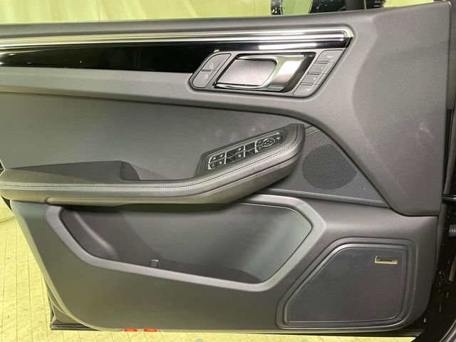 New 2026 Porsche Macan image 36