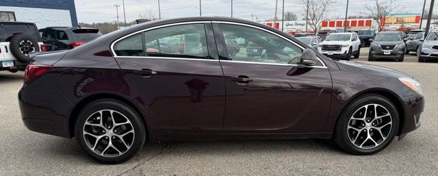 Used 2017 Buick Regal Sport Touring image 6