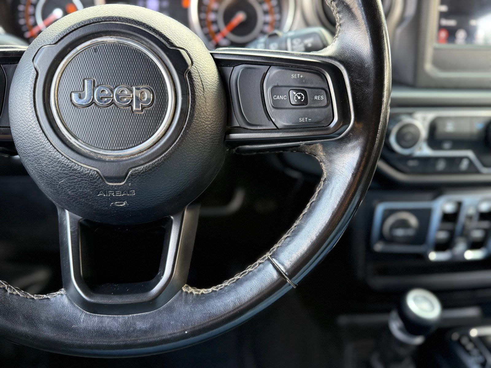 Used 2022 Jeep Wrangler Unlimited Sport w/ Xtreme Recon 35" Tire Package AWD/4WD image 26