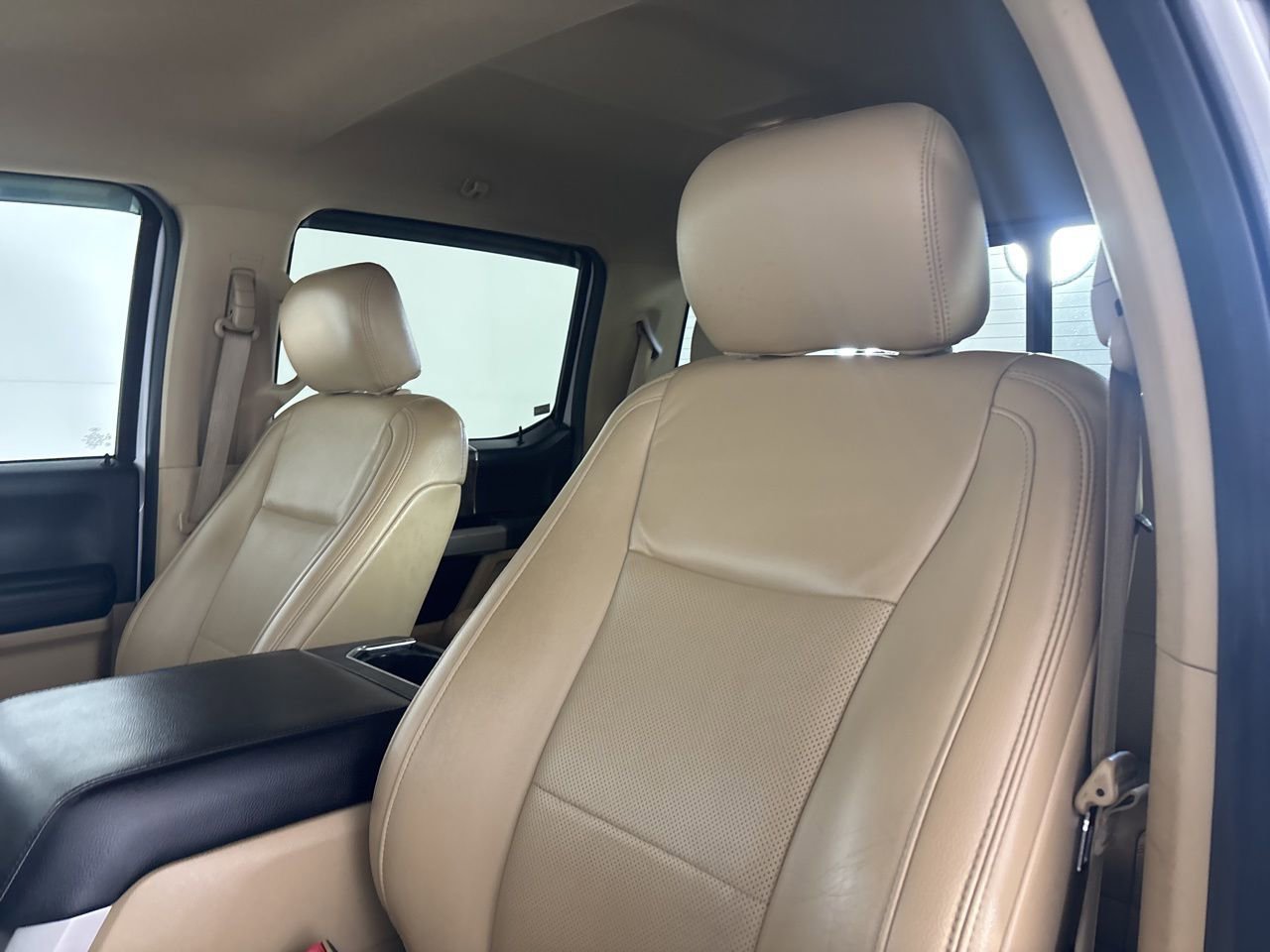 Used 2019 Ford F250 Lariat w/ Lariat Value Package image 11